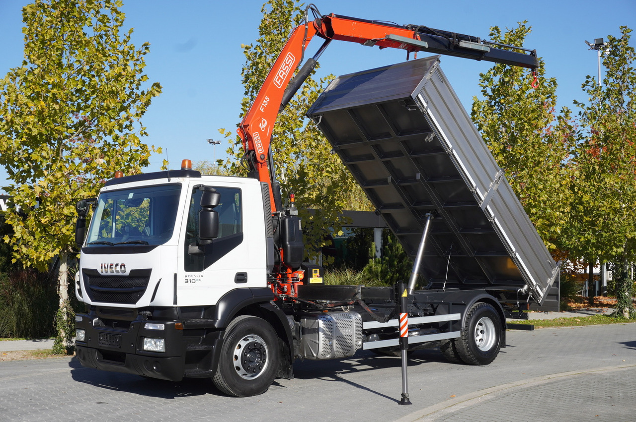 IVECO Stralis 310 E6 / NEW 3-sided tipper / Fassi F135 crane with remote control - Camion basculantă, Camion cu macara: Foto 1 IVECO Stralis 310 E6 / NEW 3-sided tipper / Fassi F135 crane with remote control - Camion basculantă, Camion cu macara: Foto 1