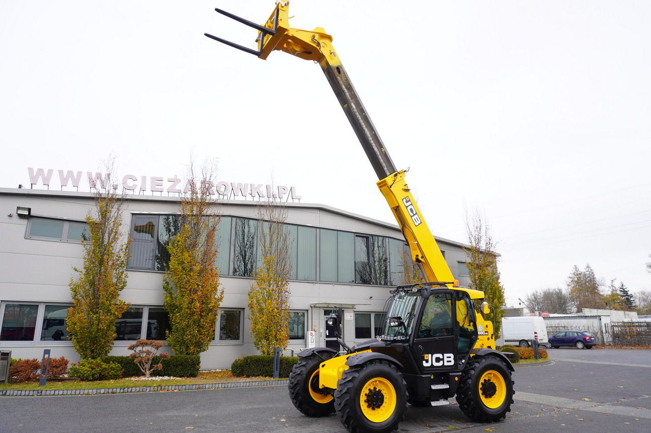 JCB 560-80 / 6 ton lifting capacity / power 146 HP - Încărcător frontal pe pneuri: Foto 1 JCB 560-80 / 6 ton lifting capacity / power 146 HP - Încărcător frontal pe pneuri: Foto 1