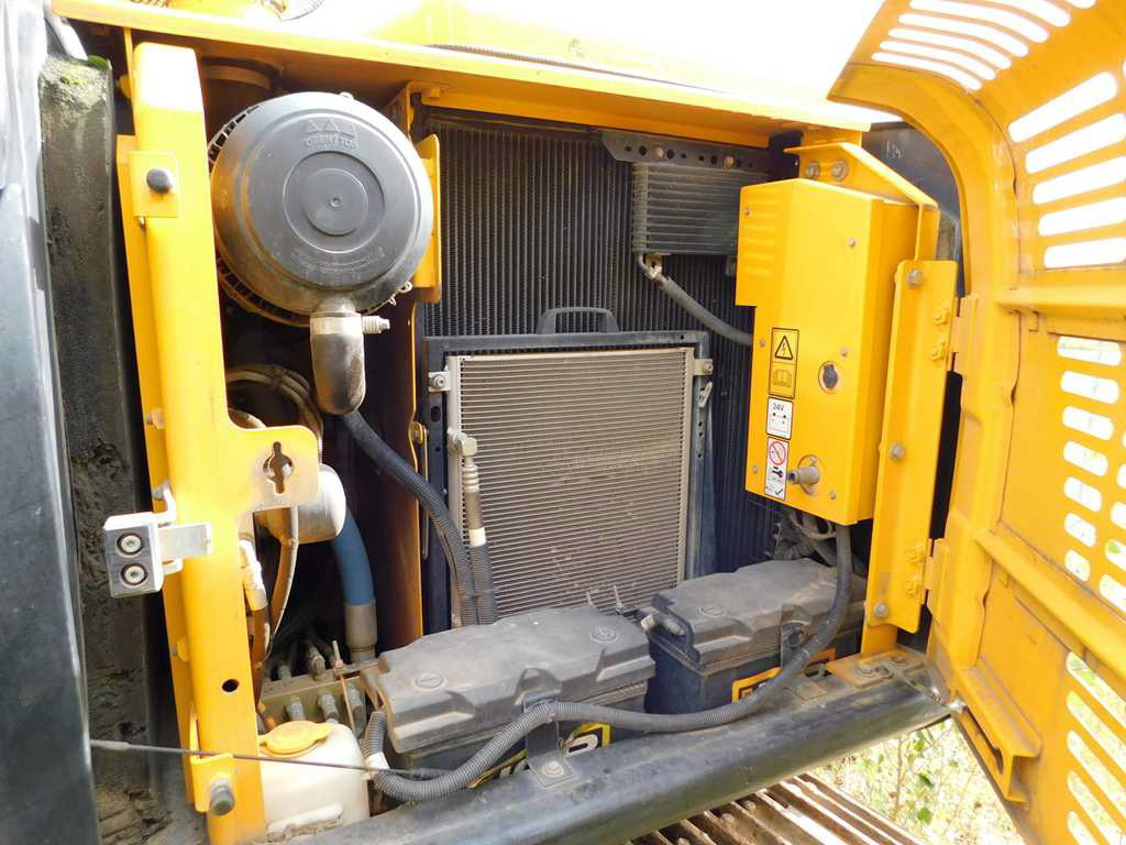 JCB JS 145LC crawler excavator / 4800 MTH - Excavator pe şenile: Foto 3 JCB JS 145LC crawler excavator / 4800 MTH - Excavator pe şenile: Foto 3