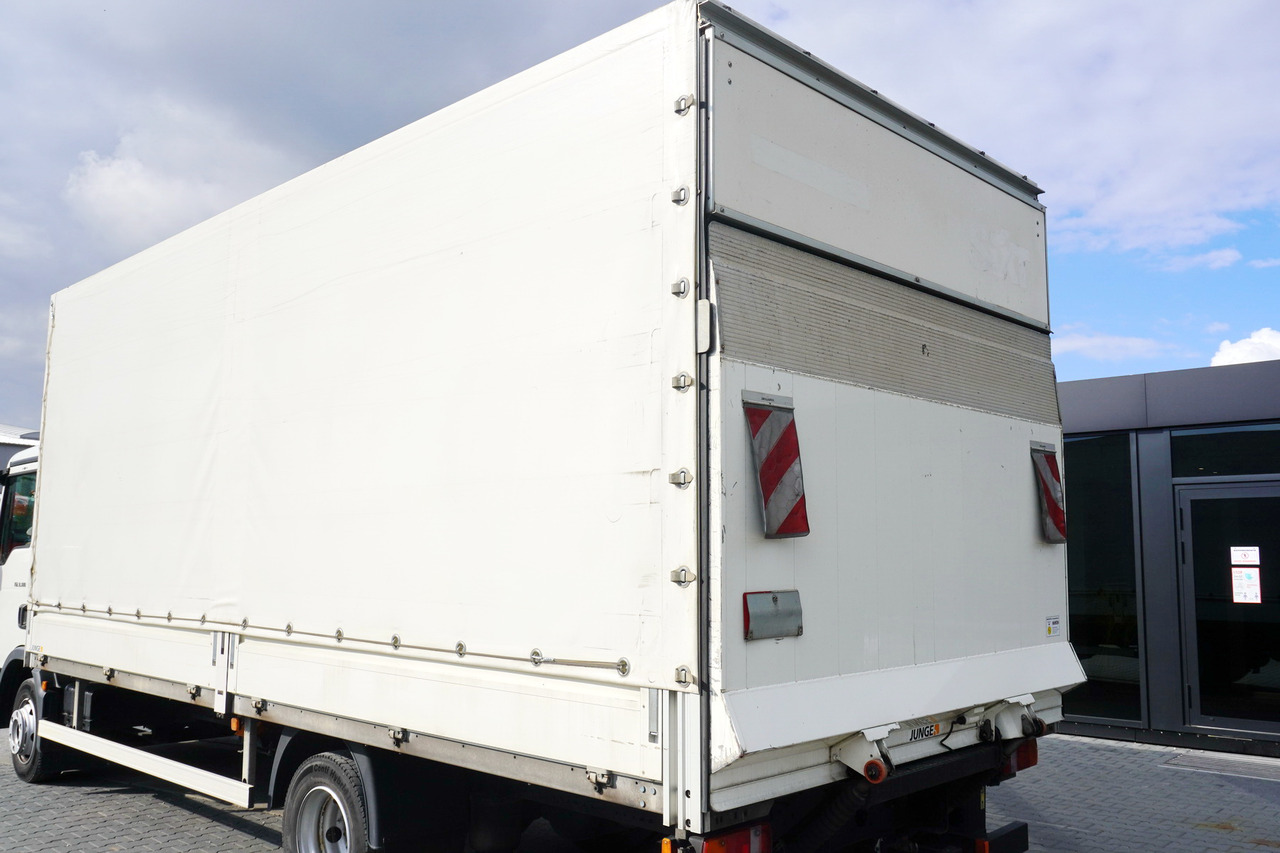 JUNGE Tarpaulin body + lift Dhollandia 1000 kg - Caroserie cu prelata: Foto 4 JUNGE Tarpaulin body + lift Dhollandia 1000 kg - Caroserie cu prelata: Foto 4