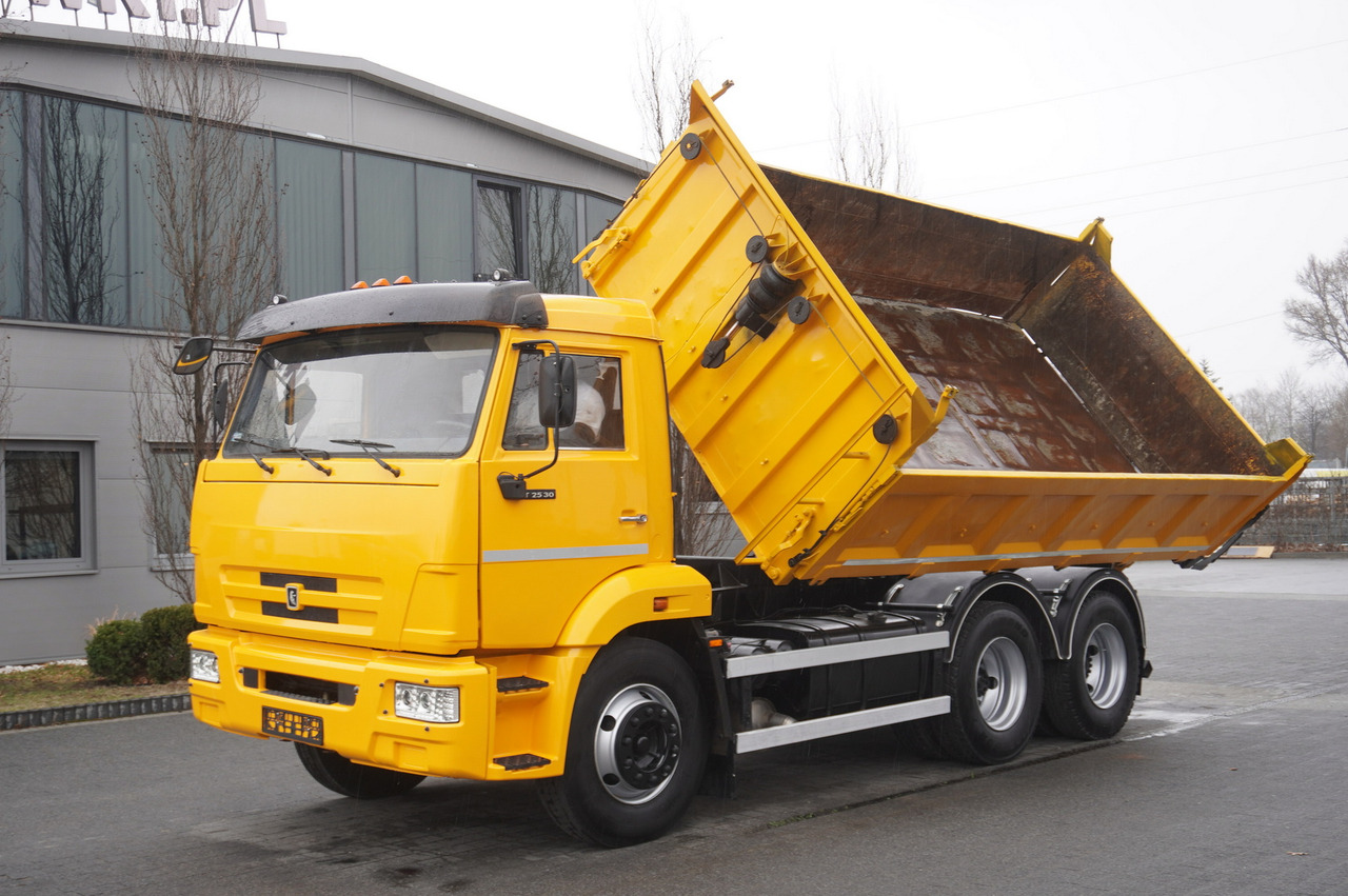 KAMAZ T2530 E5 6×4 / 3-sided tipper - Camion basculantă, Camion cu macara: Foto 2 KAMAZ T2530 E5 6×4 / 3-sided tipper - Camion basculantă, Camion cu macara: Foto 2