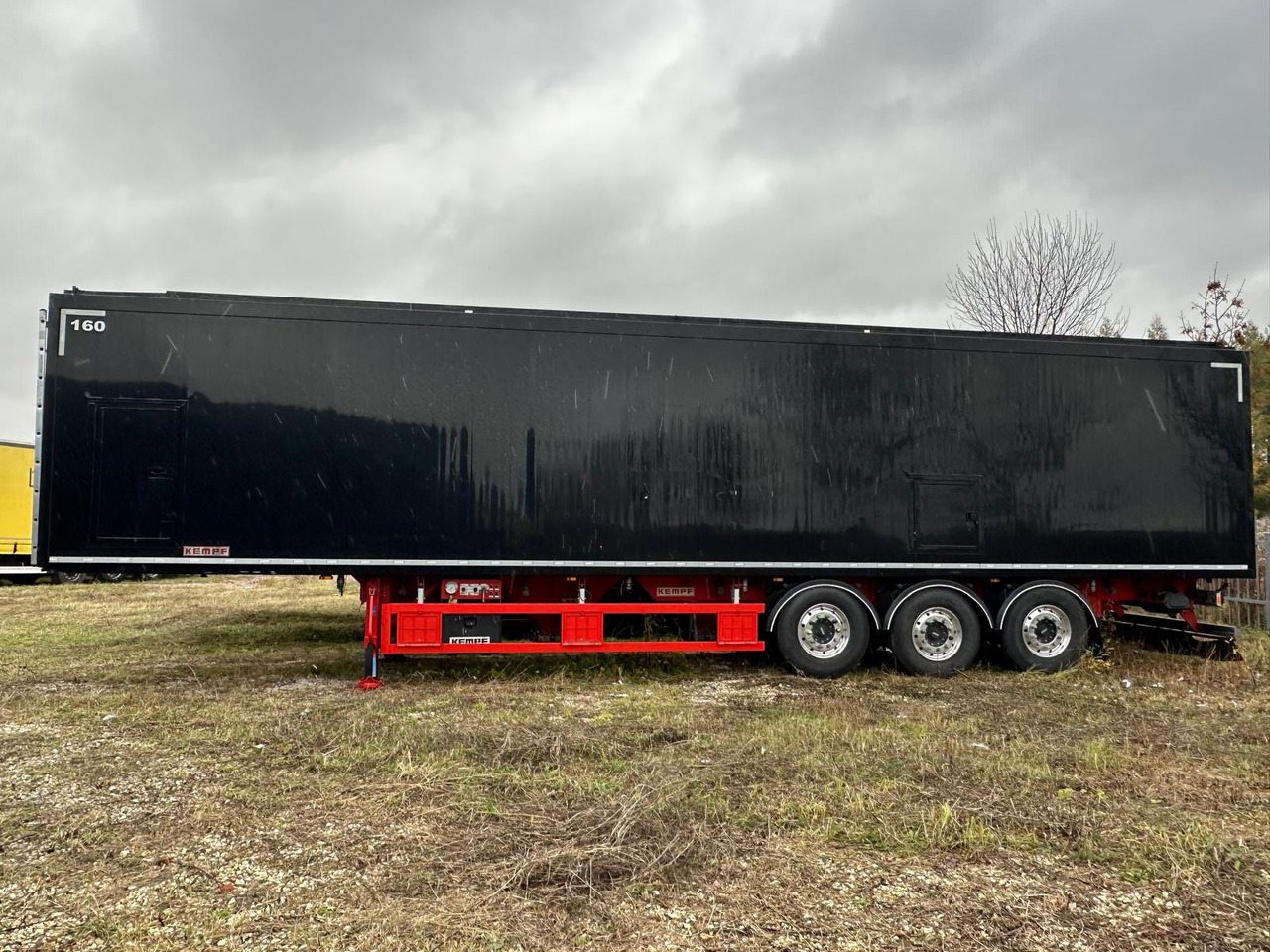 KEMPF SKM AK unloader 4 chambers with lower chute / capacity 65 m3 / 12 pieces - Semiremorcă basculantă: Foto 1 KEMPF SKM AK unloader 4 chambers with lower chute / capacity 65 m3 / 12 pieces - Semiremorcă basculantă: Foto 1