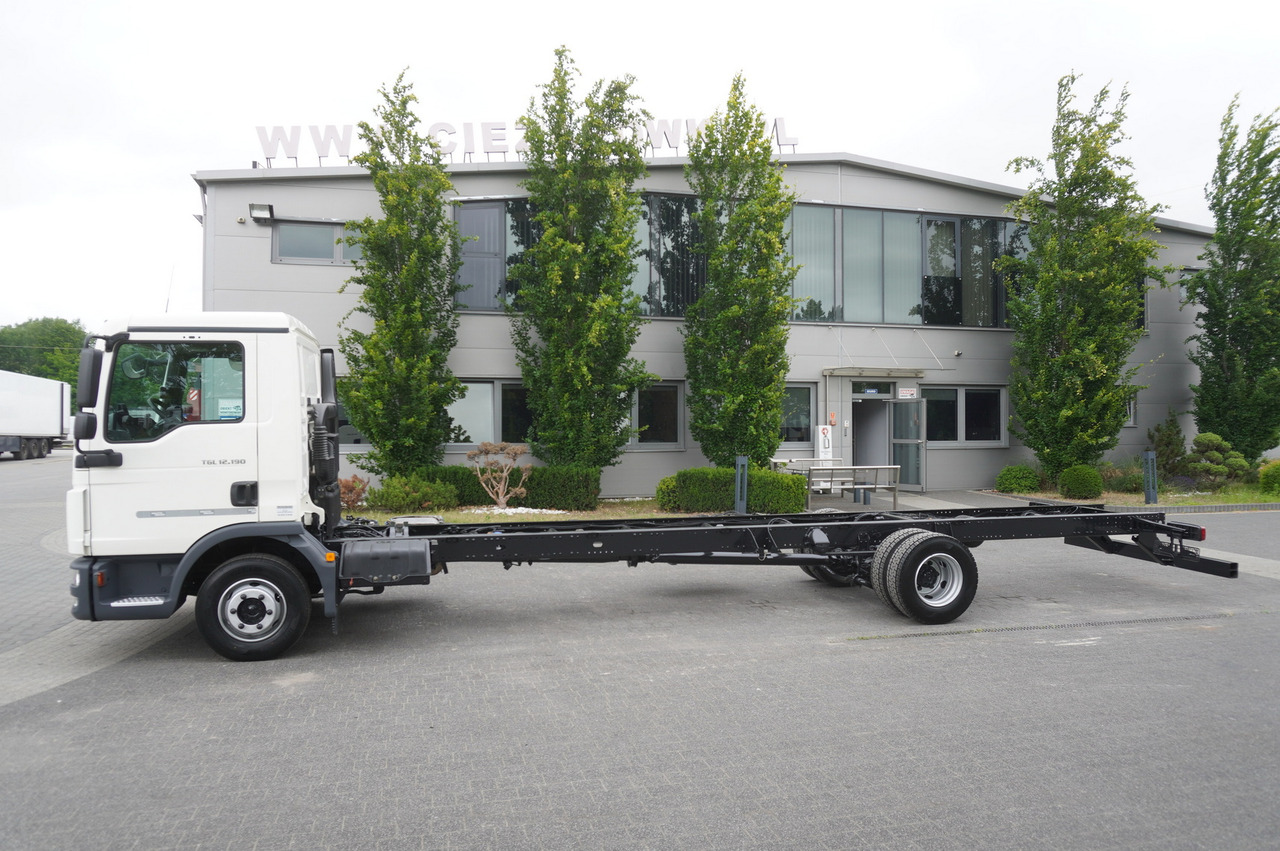 MAN TGL 12.190 / Chassis 8 m / 100 tho. km - Camion şasiu: Foto 3 MAN TGL 12.190 / Chassis 8 m / 100 tho. km - Camion şasiu: Foto 3