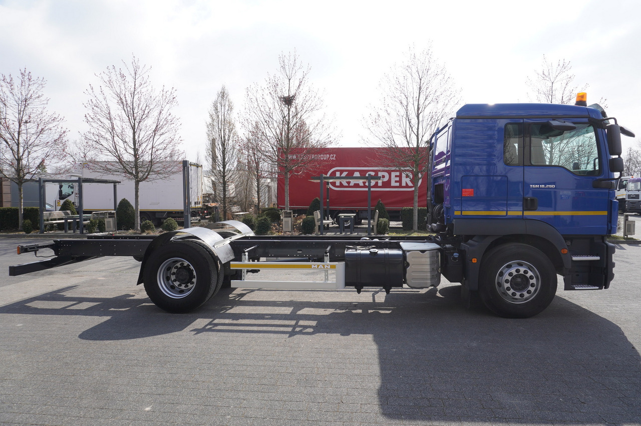 MAN TGM 18.290 E6 / Full ADR / sleeper cabin / chassis - Camion şasiu: Foto 2 MAN TGM 18.290 E6 / Full ADR / sleeper cabin / chassis - Camion şasiu: Foto 2