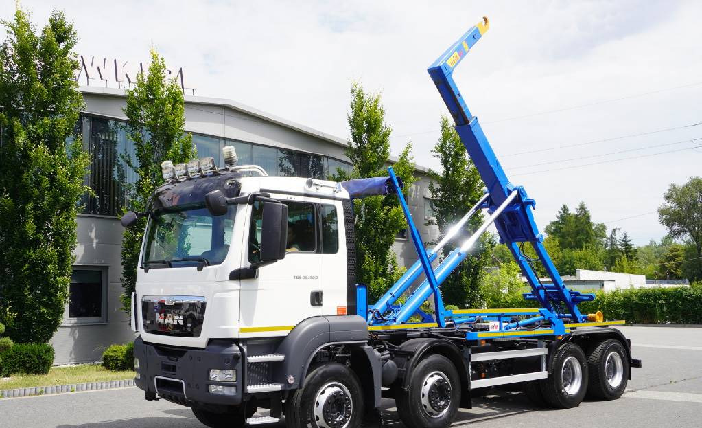 MAN TGS 35.400 8×4 HYVA LIFT 32.56 SE hooklift - Camion cu cârlig: Foto 1 MAN TGS 35.400 8×4 HYVA LIFT 32.56 SE hooklift - Camion cu cârlig: Foto 1