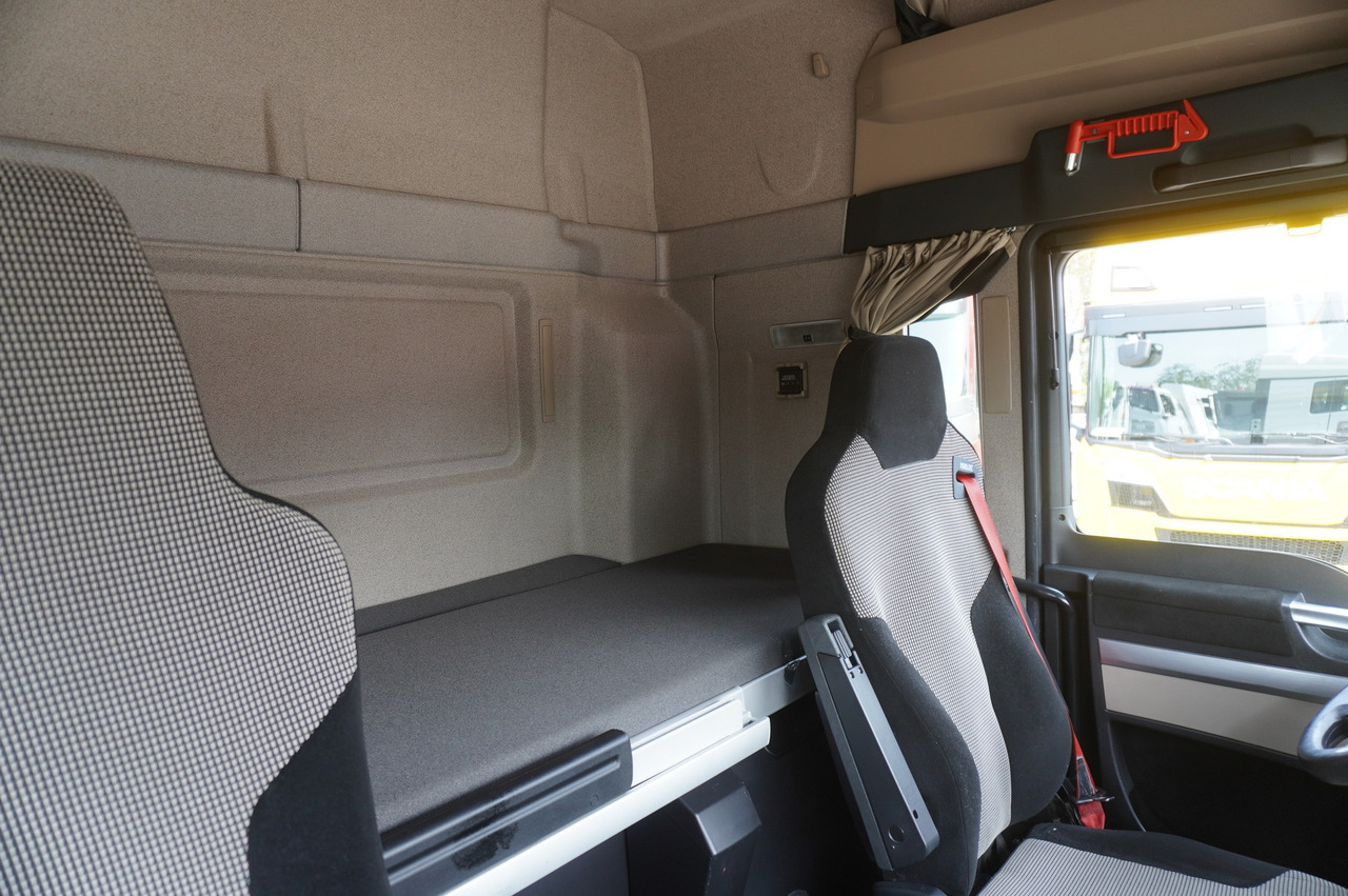 Camion şasiu MAN TGS 35.420 8×2 / Chassis 6.4 m / 3 steered axles: Foto 14