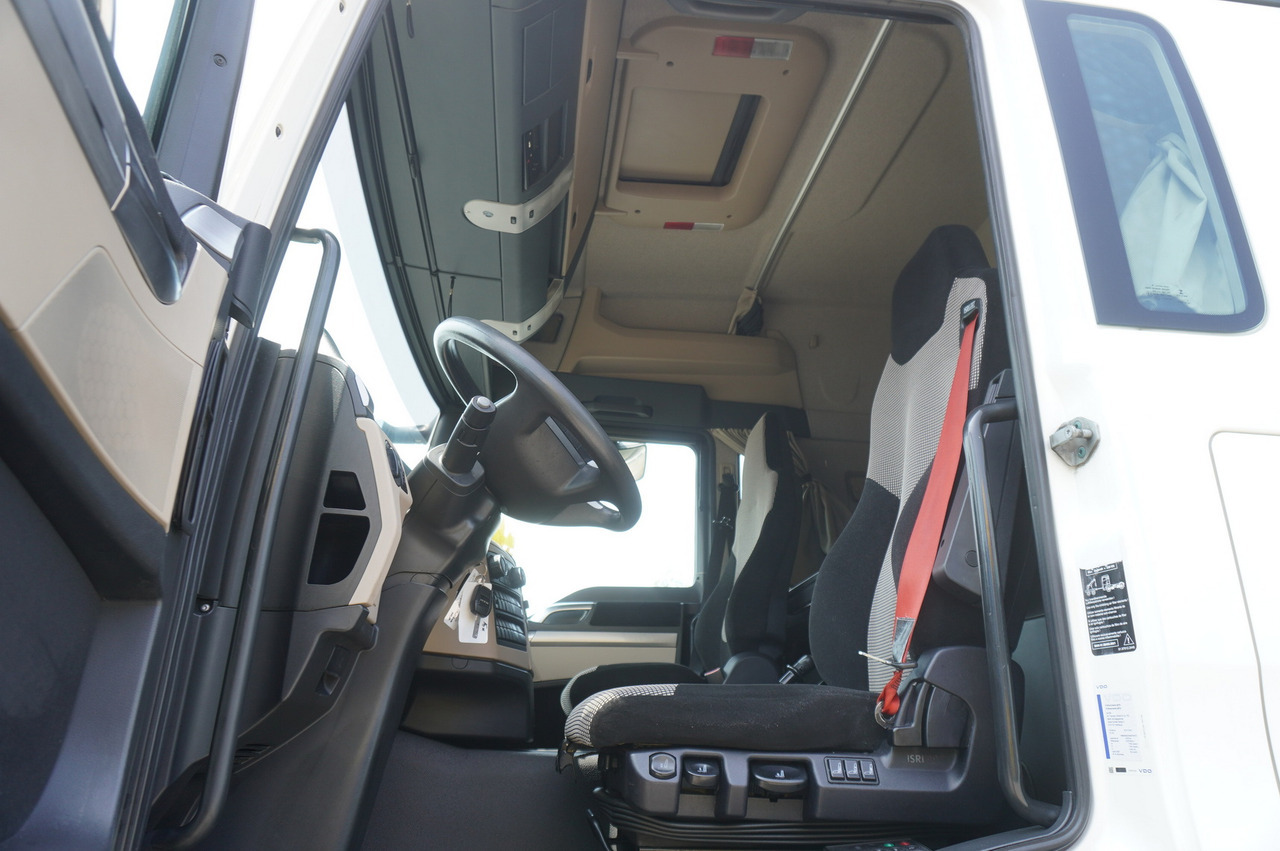 Camion şasiu MAN TGS 35.420 8×2 / Chassis 6.4 m / 3 steered axles: Foto 7