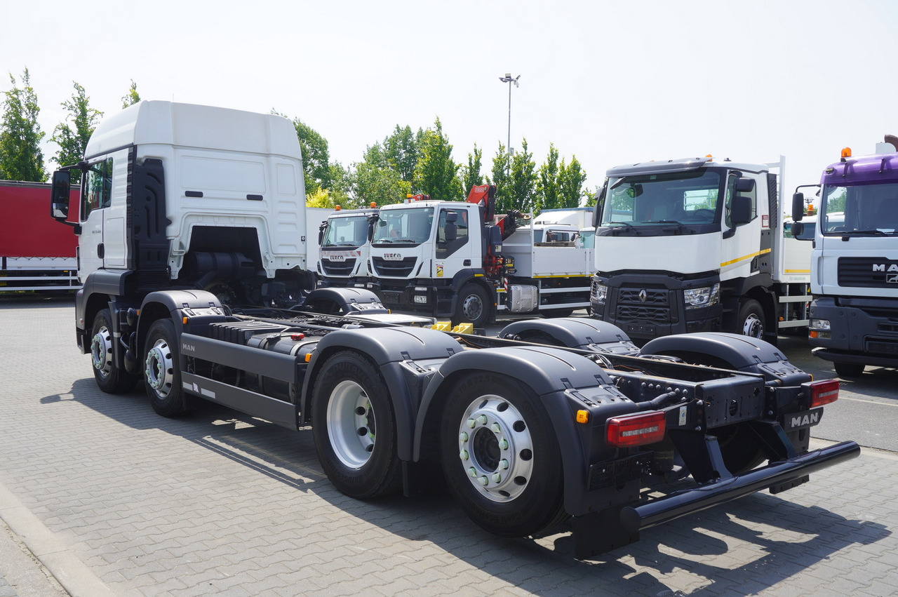 MAN TGS 35.420 8x2 / Chassis 6.4 m / 3 steered axles - Camion şasiu: Foto 4 MAN TGS 35.420 8x2 / Chassis 6.4 m / 3 steered axles - Camion şasiu: Foto 4
