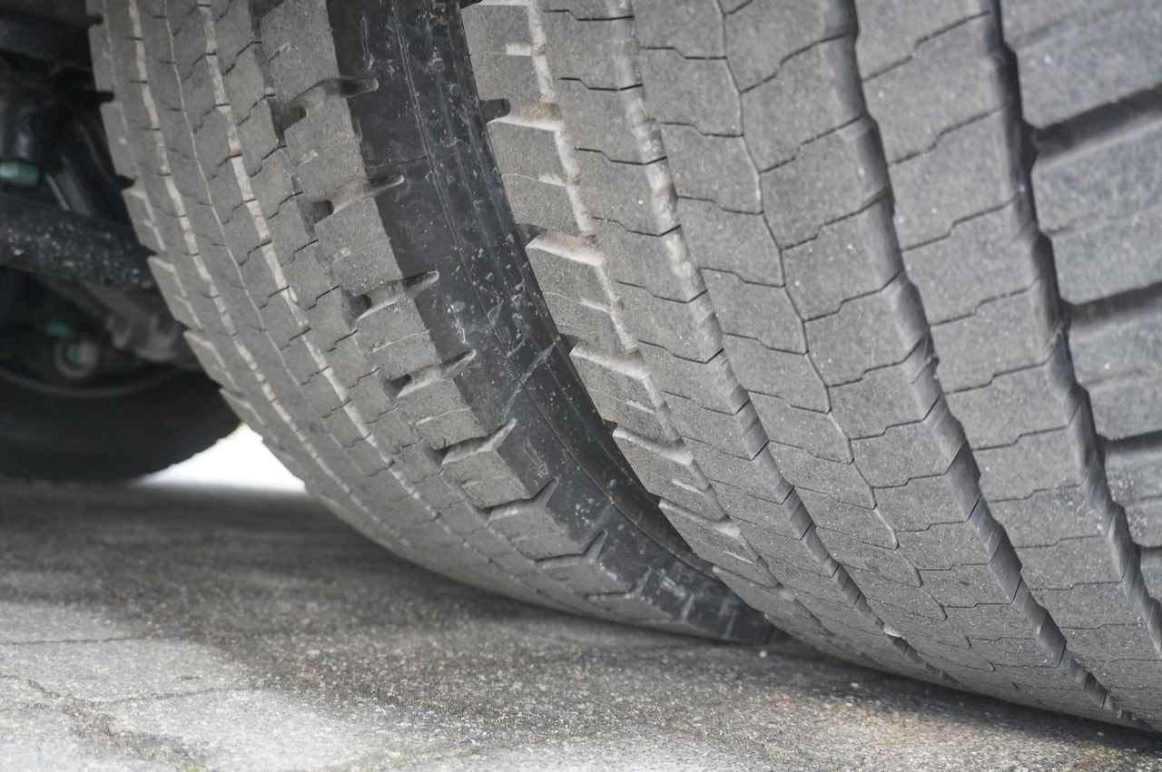 Camion izoterma nou MAN TGX 26.400 / IGLOOCAR / Carrier Supra 1150 MT Silent: Foto 10 Camion izoterma nou MAN TGX 26.400 / IGLOOCAR / Carrier Supra 1150 MT Silent: Foto 10