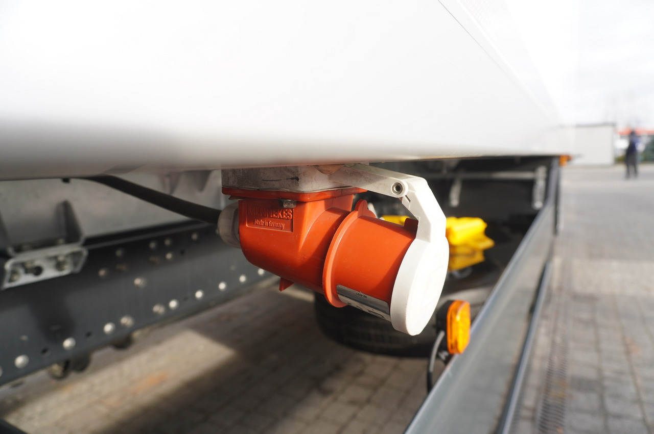 MAN TGX 26.400 / IGLOOCAR / Carrier Supra 1150 MT Silent - Camion izoterma: Foto 5 MAN TGX 26.400 / IGLOOCAR / Carrier Supra 1150 MT Silent - Camion izoterma: Foto 5