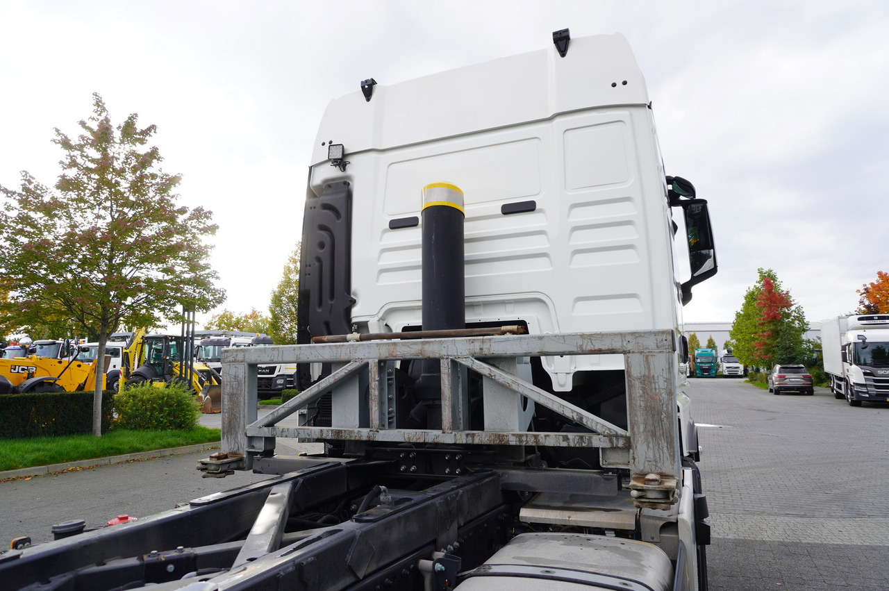 MAN TGX 26.470 6x2 COINTAINERKIPPER HYVA HIRMSCHLING / 200 tho. km! - Camion transport containere/ Swap body: Foto 5 MAN TGX 26.470 6x2 COINTAINERKIPPER HYVA HIRMSCHLING / 200 tho. km! - Camion transport containere/ Swap body: Foto 5