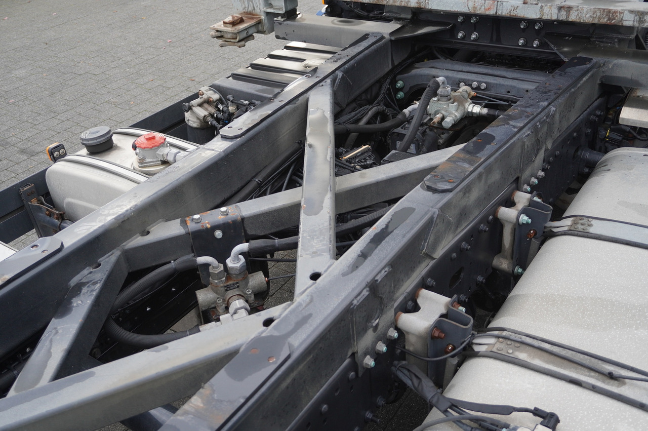 Camion transport containere/ Swap body pentru transport de containere MAN TGX 26.470 6x2 COINTAINERKIPPER HYVA HIRMSCHLING / 200 tho. km!: Foto 13 Camion transport containere/ Swap body pentru transport de containere MAN TGX 26.470 6x2 COINTAINERKIPPER HYVA HIRMSCHLING / 200 tho. km!: Foto 13