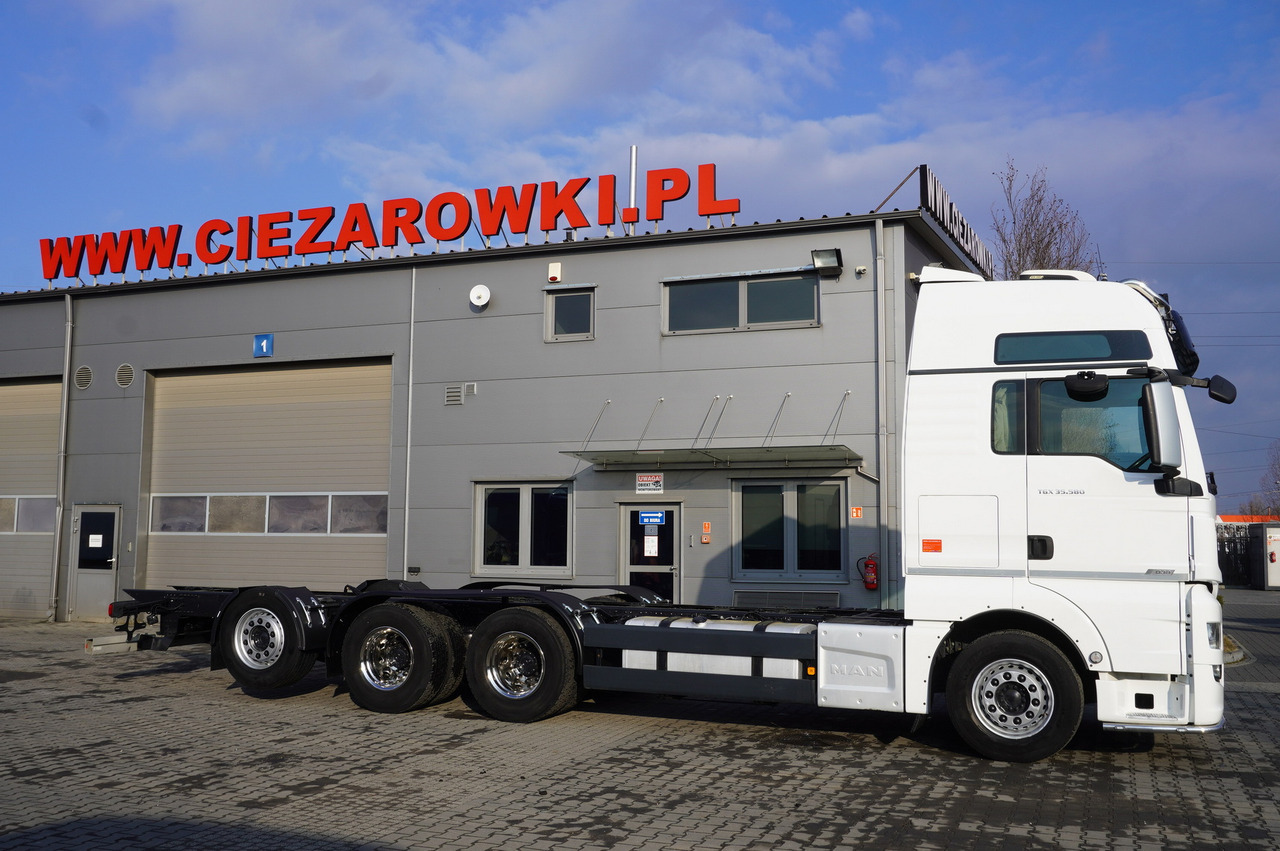 MAN TGX 35.580 E6 8x4/4 - 8.8m chassis frame - Camion cu macara: Foto 4 MAN TGX 35.580 E6 8x4/4 - 8.8m chassis frame - Camion cu macara: Foto 4