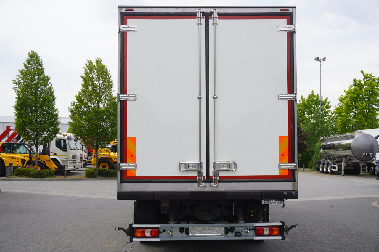MERCEDES-BENZ 2543 / NEW Lamberet refrigerator/ 160 tho. km / steered 3rd axle - Camion frigider: Foto 5 MERCEDES-BENZ 2543 / NEW Lamberet refrigerator/ 160 tho. km / steered 3rd axle - Camion frigider: Foto 5