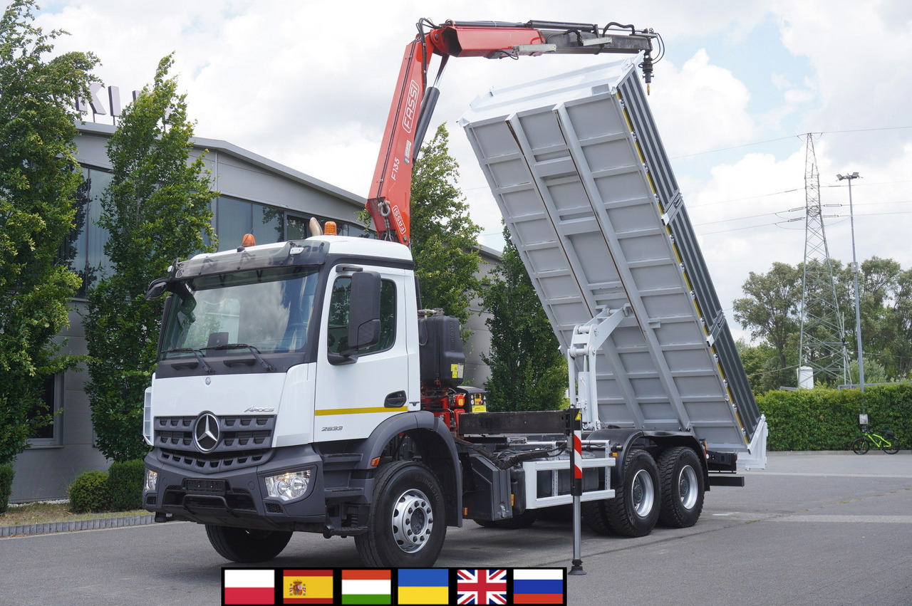 MERCEDES-BENZ AROCS 2633 6x4 / 5.5 T crane FASSI F135 / Tipper 15 EPAL - Camion platformă, Camion cu macara: Foto 1 MERCEDES-BENZ AROCS 2633 6x4 / 5.5 T crane FASSI F135 / Tipper 15 EPAL - Camion platformă, Camion cu macara: Foto 1
