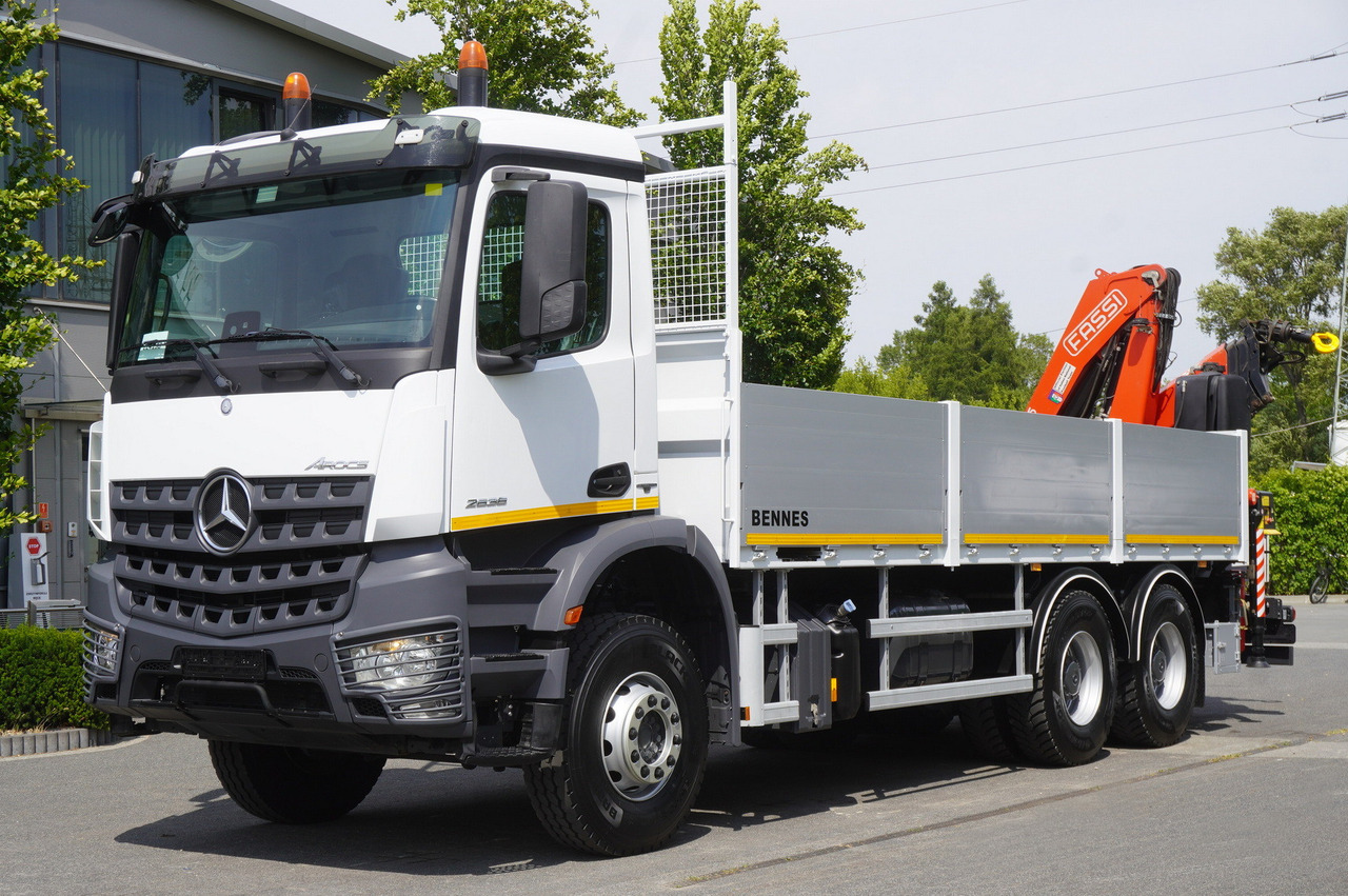 MERCEDES-BENZ AROCS 2636 Flatbed / HDS FASSI F175 7.7 T / 150,000 km - Automacara: Foto 3 MERCEDES-BENZ AROCS 2636 Flatbed / HDS FASSI F175 7.7 T / 150,000 km - Automacara: Foto 3