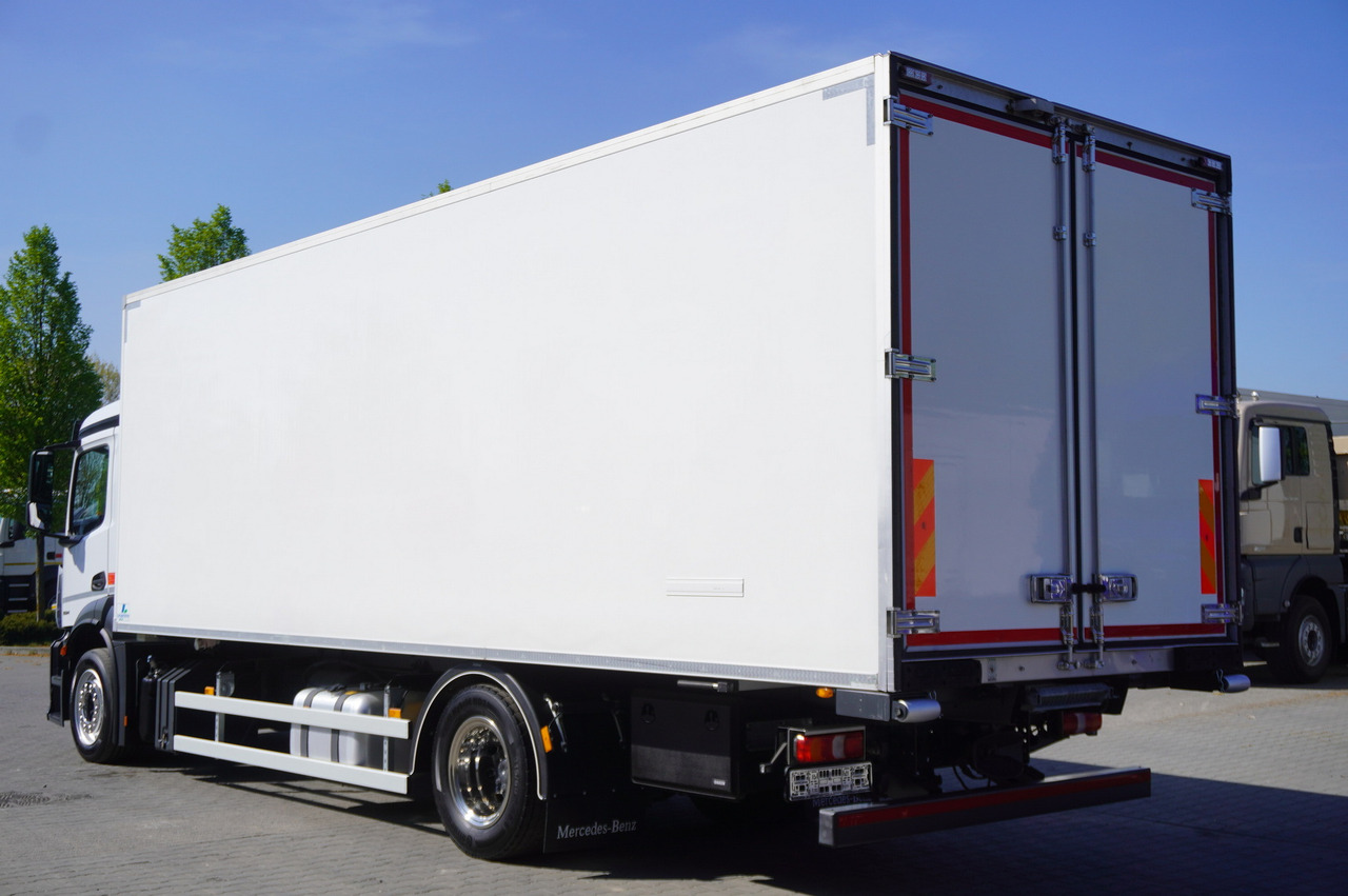 MERCEDES-BENZ Actros 1824 MP5 / GVM 18T / 8T load / 100,000 km! / 2022 / 19 EPAL - Camion frigider: Foto 4 MERCEDES-BENZ Actros 1824 MP5 / GVM 18T / 8T load / 100,000 km! / 2022 / 19 EPAL - Camion frigider: Foto 4
