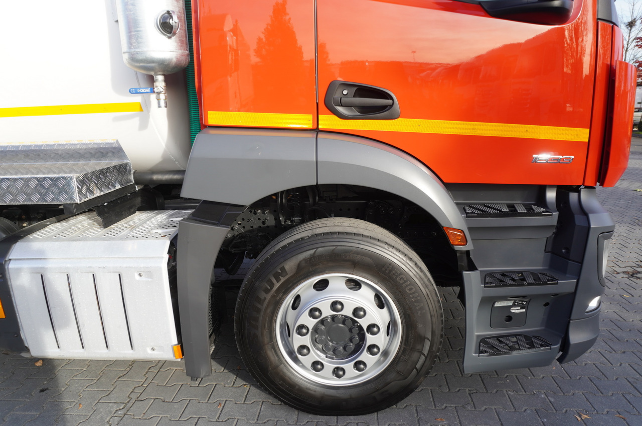 Camion cisternă MERCEDES-BENZ Actros 1833 / 260 tho. km / NEW septic tank 11000 l: Foto 17