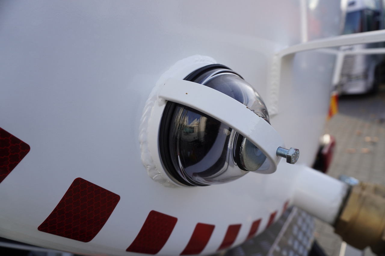 Camion cisternă MERCEDES-BENZ Actros 1833 / 260 tho. km / NEW septic tank 11000 l: Foto 14