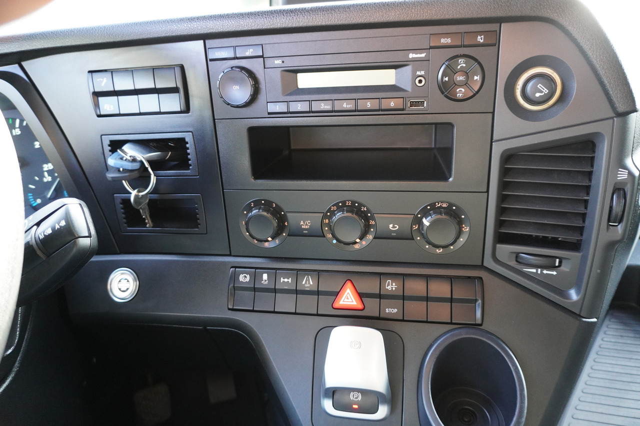 Camion cisternă MERCEDES-BENZ Actros 1833 / 260 tho. km / NEW septic tank 11000 l: Foto 26