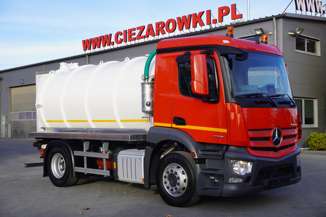 MERCEDES-BENZ Actros 1833 / 260 tho. km / NEW septic tank 11000 l - Camion cisternă: Foto 1 MERCEDES-BENZ Actros 1833 / 260 tho. km / NEW septic tank 11000 l - Camion cisternă: Foto 1