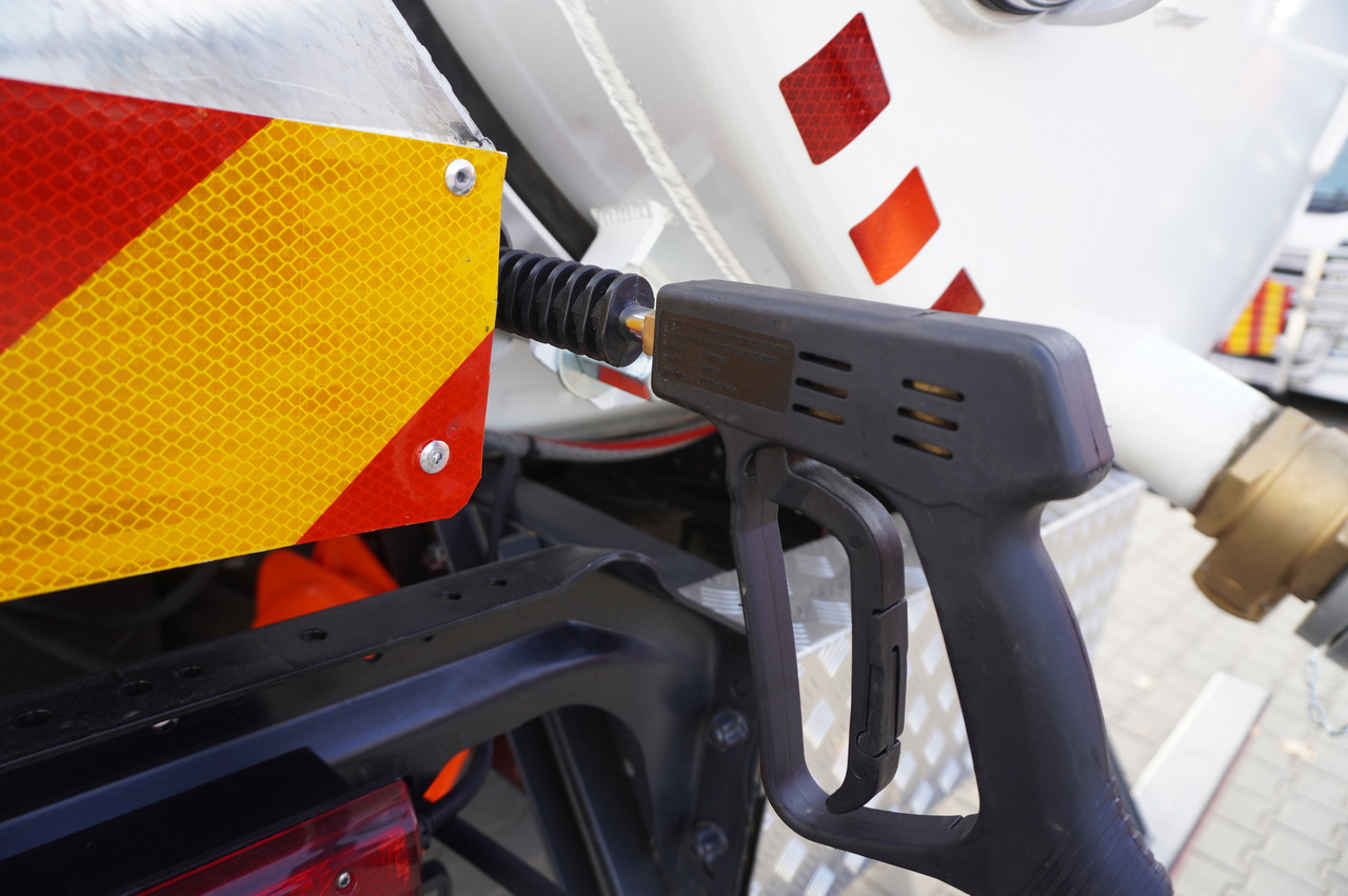 Camion cisternă MERCEDES-BENZ Actros 1833 / 260 tho. km / NEW septic tank 11000 l: Foto 13