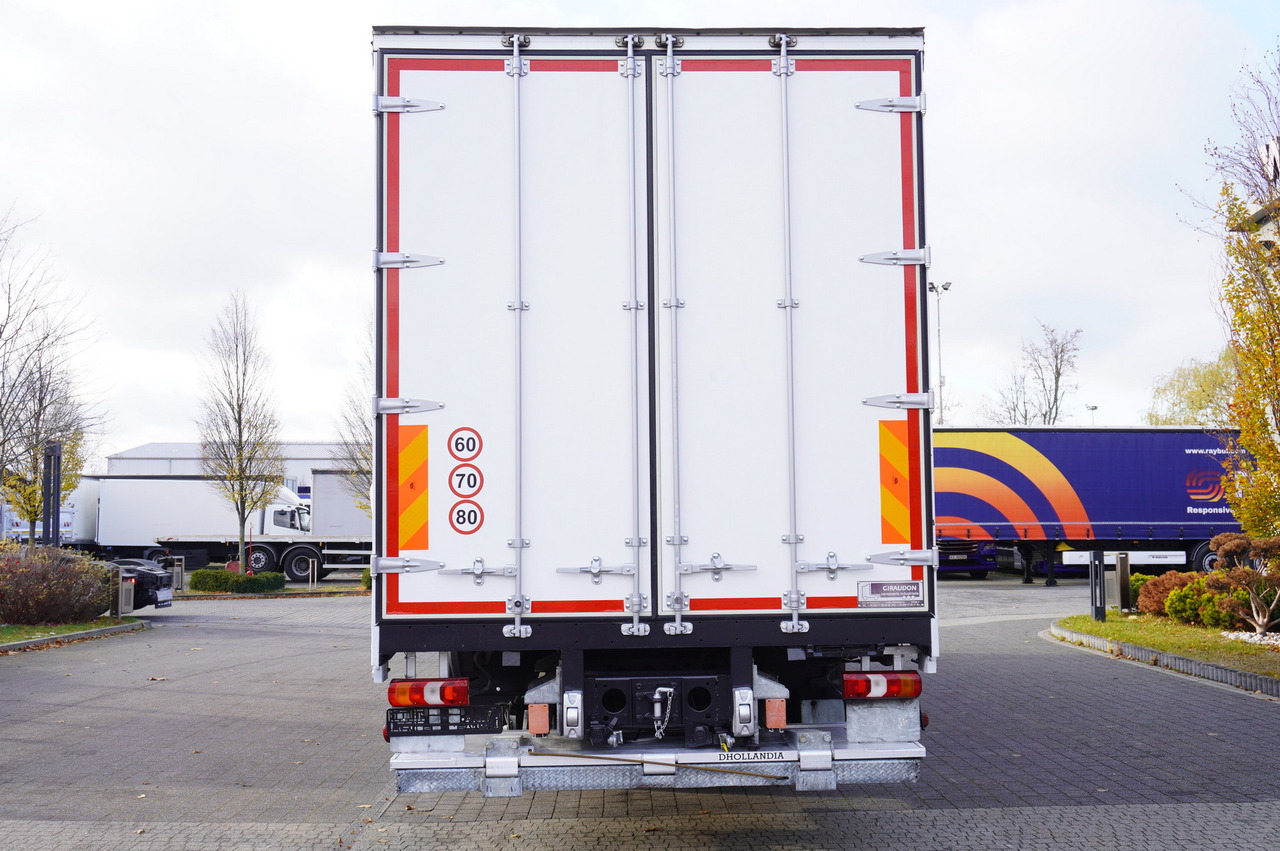 MERCEDES-BENZ Actros 1835 E6 4×2 / Curtainsider 21 pallets / tail lift 1.5t - Camion cu prelată: Foto 2 MERCEDES-BENZ Actros 1835 E6 4×2 / Curtainsider 21 pallets / tail lift 1.5t - Camion cu prelată: Foto 2