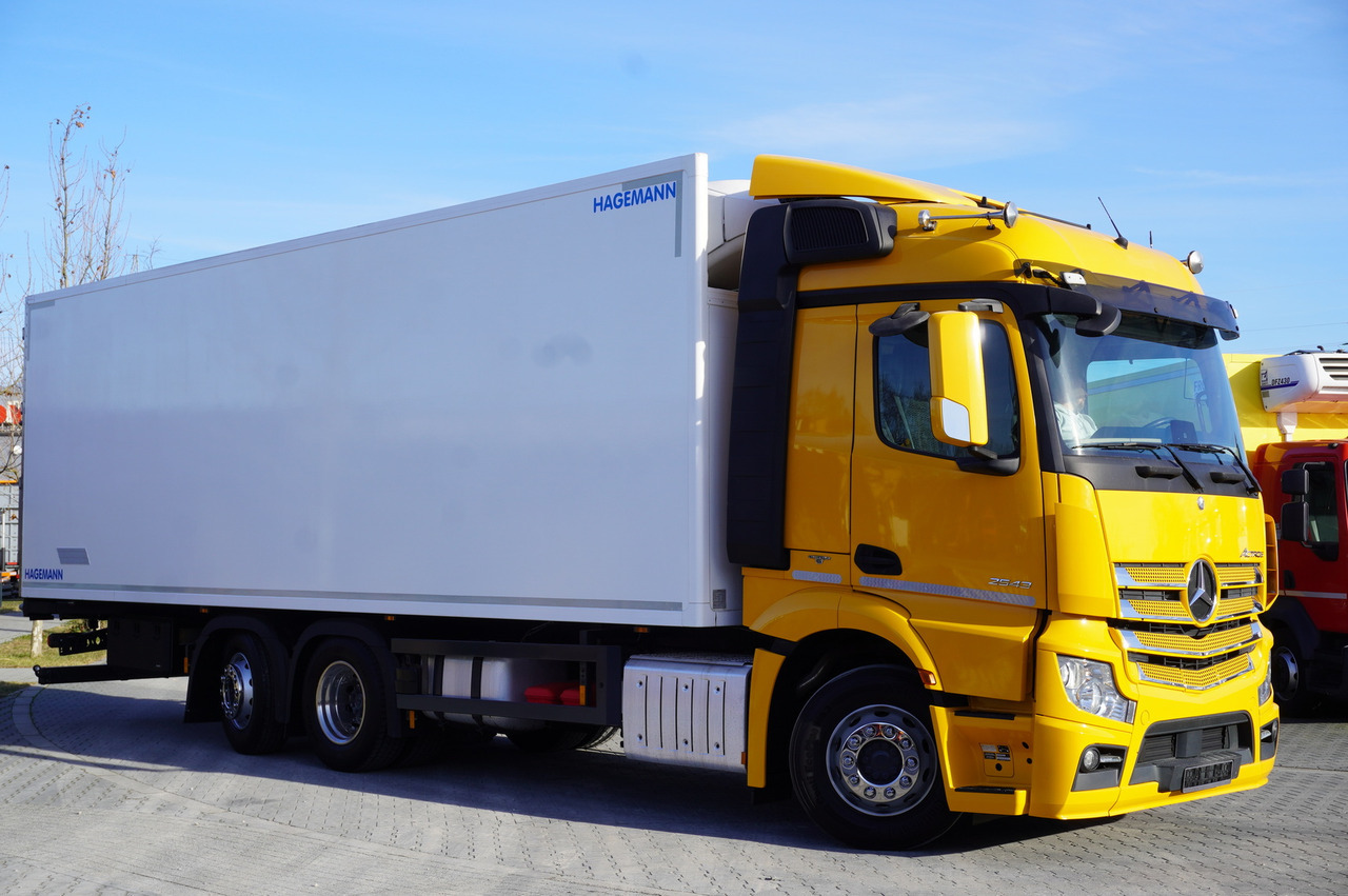 MERCEDES-BENZ Actros 2543 E6 6×2 / Refrigerated truck / ATP/FRC / 20 pallets / 260000 km!!! - Camion frigider: Foto 5 MERCEDES-BENZ Actros 2543 E6 6×2 / Refrigerated truck / ATP/FRC / 20 pallets / 260000 km!!! - Camion frigider: Foto 5