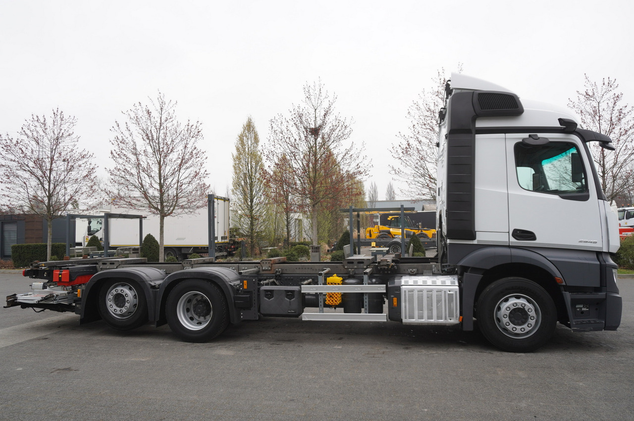 MERCEDES-BENZ Actros 2545 6×2 MP5 / ADR / several units - Camion transport containere/ Swap body: Foto 2 MERCEDES-BENZ Actros 2545 6×2 MP5 / ADR / several units - Camion transport containere/ Swap body: Foto 2