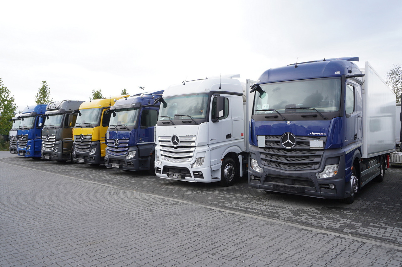 MERCEDES-BENZ Actros 2545 / Multitemperature Refrigerator / several units - Camion frigider: Foto 2 MERCEDES-BENZ Actros 2545 / Multitemperature Refrigerator / several units - Camion frigider: Foto 2
