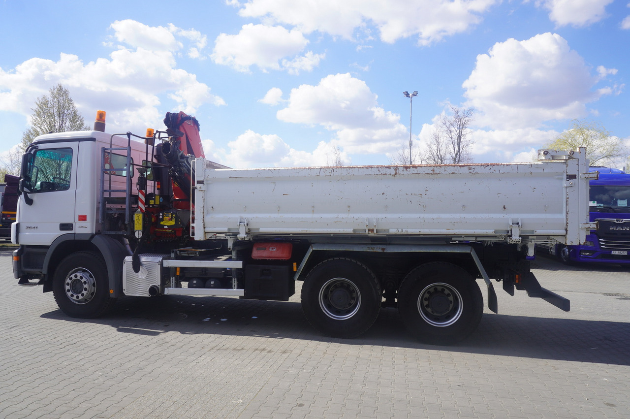 Camion platformă, Camion cu macara MERCEDES-BENZ Actros 2641 6×4 E5 / Crane / Dumper / 110000 km!: Foto 13