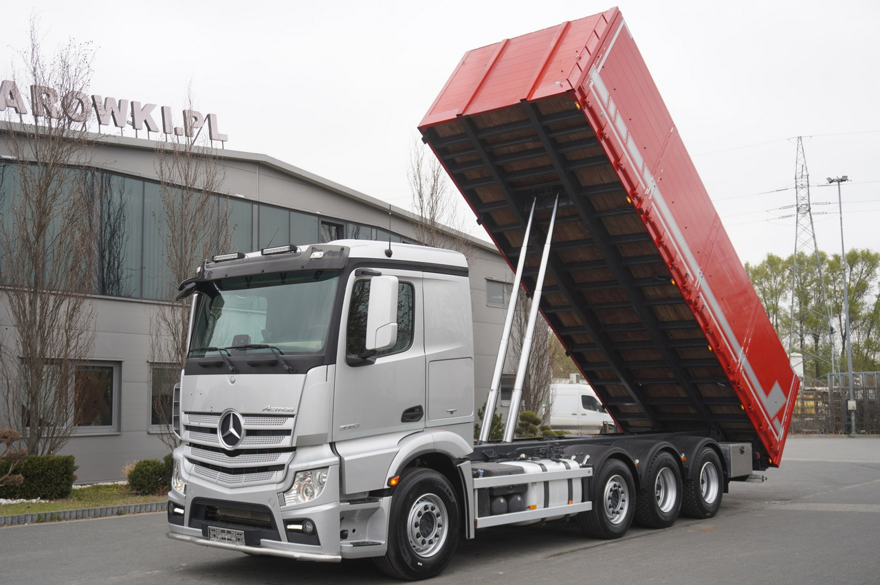 MERCEDES-BENZ Actros 3563 8x4 / Tipper for grain 20 t load capacity - Camion platformă: Foto 1 MERCEDES-BENZ Actros 3563 8x4 / Tipper for grain 20 t load capacity - Camion platformă: Foto 1