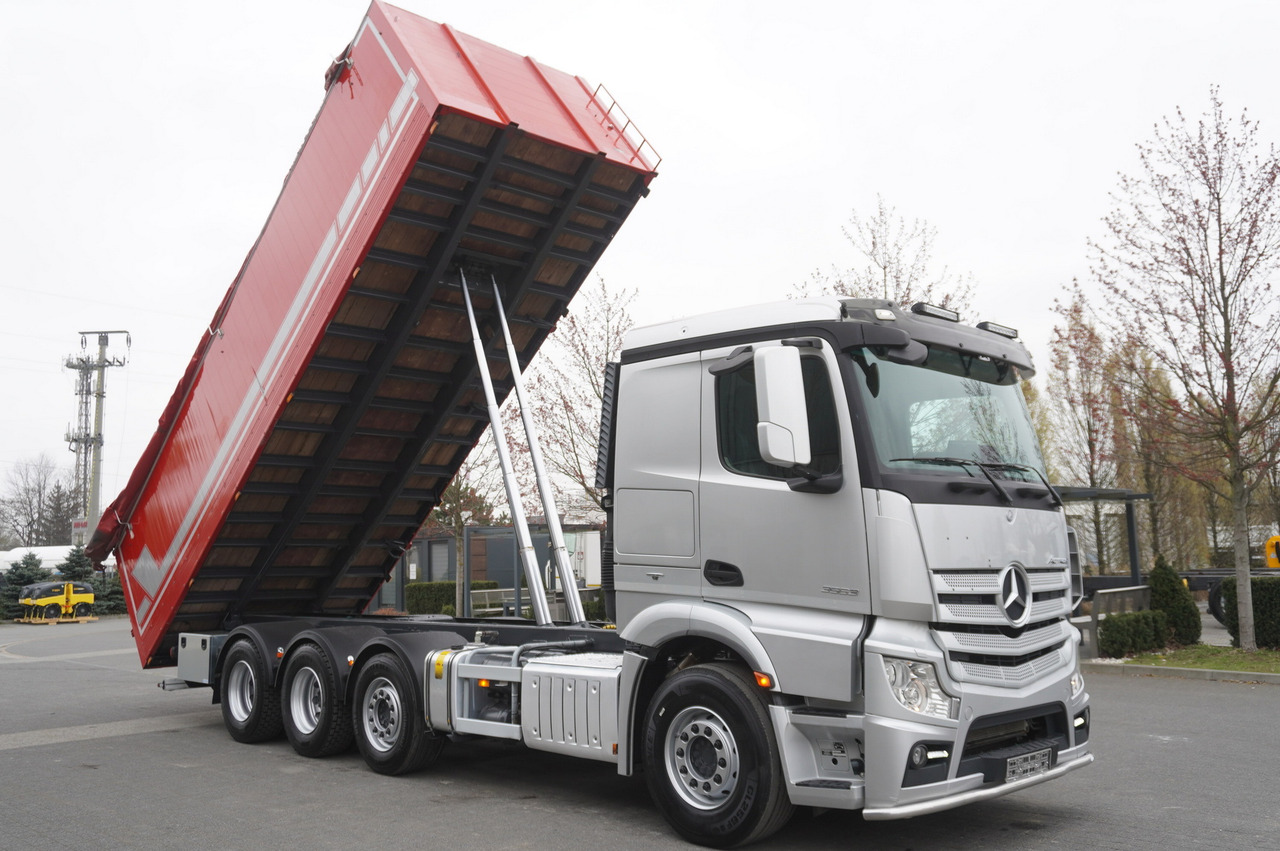 Camion platformă MERCEDES-BENZ Actros 3563 8x4 / Tipper for grain 20 t load capacity: Foto 12