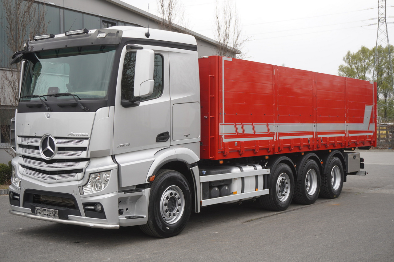 MERCEDES-BENZ Actros 3563 8x4 / Tipper for grain 20 t load capacity - Camion platformă: Foto 2 MERCEDES-BENZ Actros 3563 8x4 / Tipper for grain 20 t load capacity - Camion platformă: Foto 2