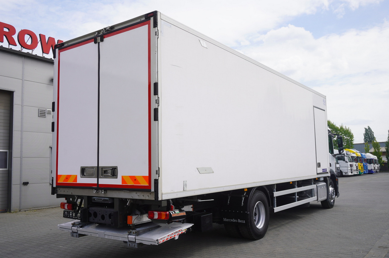 MERCEDES-BENZ Antos 1830 / Lamberet refrigerator superstructure 22 EPAL / Dhollandia lift 2000 kg - Camion frigider: Foto 4 MERCEDES-BENZ Antos 1830 / Lamberet refrigerator superstructure 22 EPAL / Dhollandia lift 2000 kg - Camion frigider: Foto 4