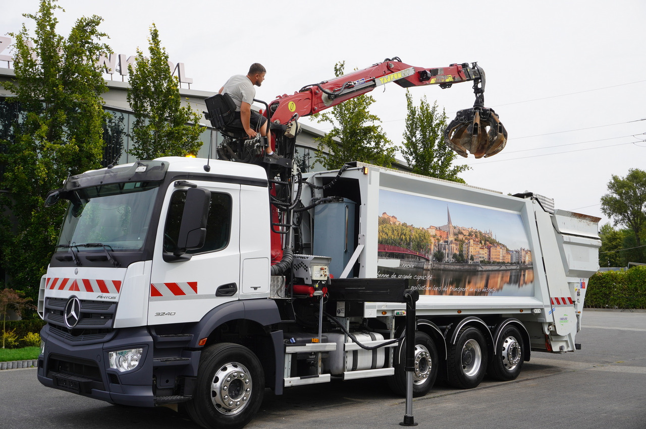 MERCEDES-BENZ Antos 3240 8x2 / Tajfun 5T crane / Farid Industries garbage truck/ 3 steered axles - Maşină pentru vidanjări: Foto 4 MERCEDES-BENZ Antos 3240 8x2 / Tajfun 5T crane / Farid Industries garbage truck/ 3 steered axles - Maşină pentru vidanjări: Foto 4