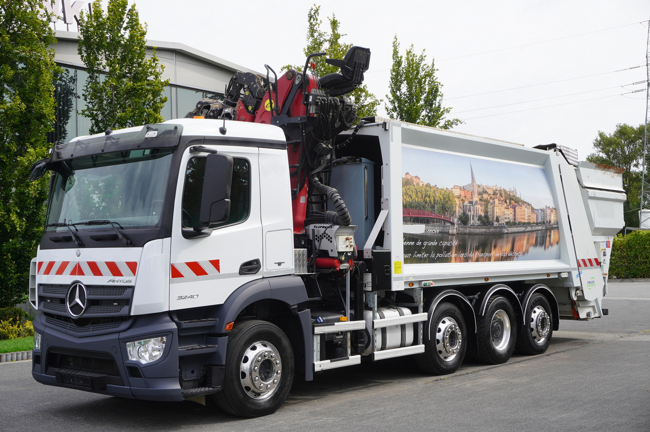 MERCEDES-BENZ Antos 3240 8x2 / Tajfun 5T crane / Farid Industries garbage truck/ 3 steered axles - Camion cu macara: Foto 3 MERCEDES-BENZ Antos 3240 8x2 / Tajfun 5T crane / Farid Industries garbage truck/ 3 steered axles - Camion cu macara: Foto 3