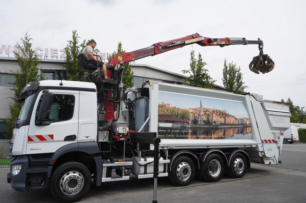 MERCEDES-BENZ Antos 3240 8x2 / Tajfun 5T crane / Farid Industries garbage truck/ 3 steered axles - Maşină pentru vidanjări: Foto 1 MERCEDES-BENZ Antos 3240 8x2 / Tajfun 5T crane / Farid Industries garbage truck/ 3 steered axles - Maşină pentru vidanjări: Foto 1