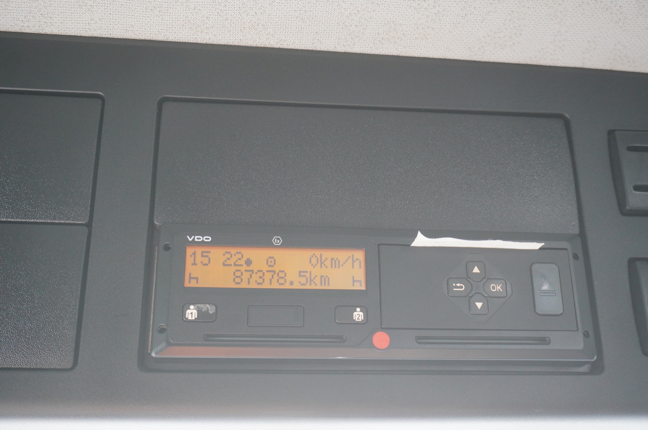 MERCEDES-BENZ Arocs 1833 / 87,000 km!!! / Hds HIAB X-DUO 128 B-2 / three-sided tipper - Camion platformă, Camion cu macara: Foto 2 MERCEDES-BENZ Arocs 1833 / 87,000 km!!! / Hds HIAB X-DUO 128 B-2 / three-sided tipper - Camion platformă, Camion cu macara: Foto 2