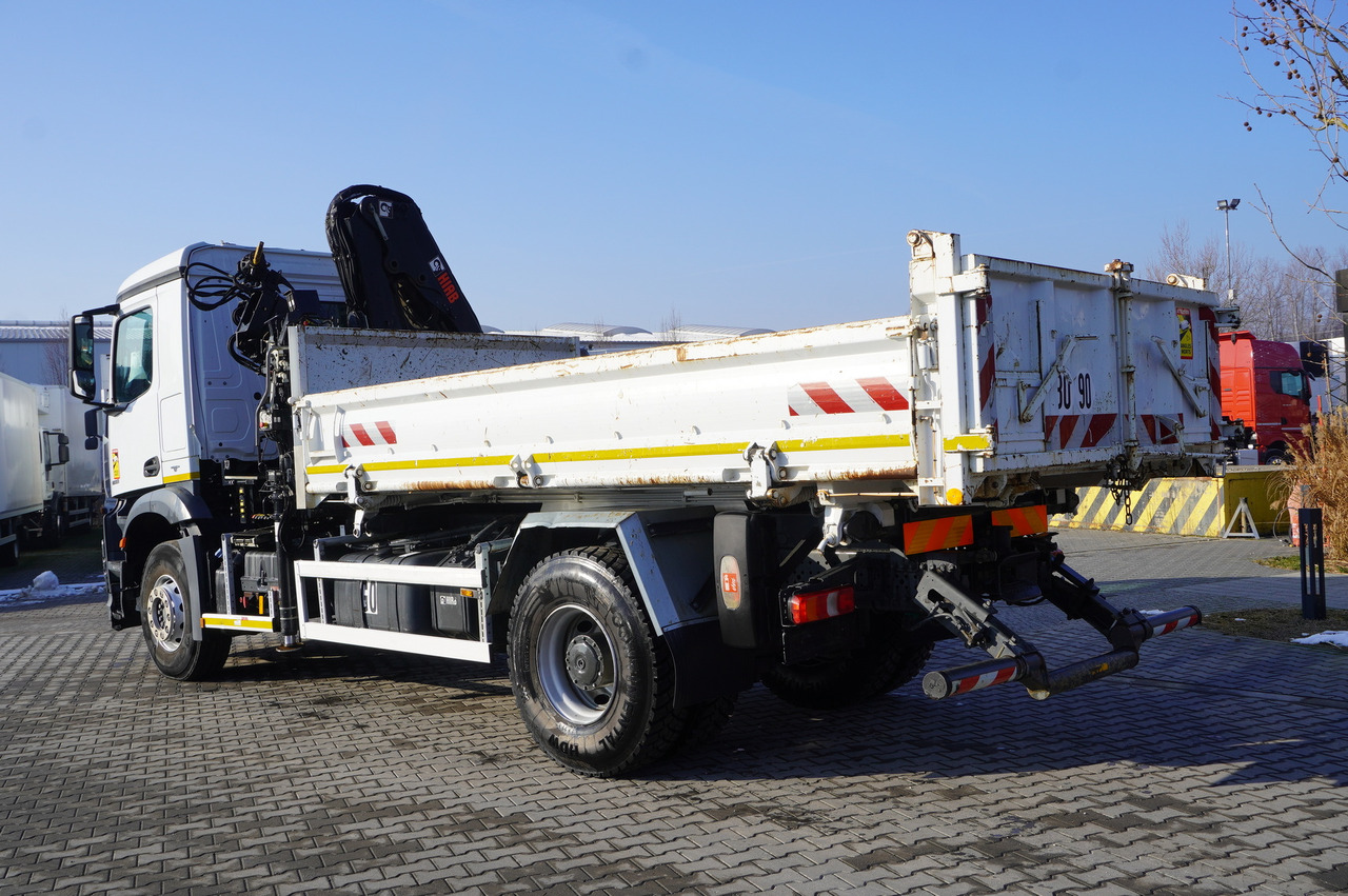 MERCEDES-BENZ Arocs 1833 / 87,000 km!!! / Hds HIAB X-DUO 128 B-2 / three-sided tipper - Camion platformă, Camion cu macara: Foto 5 MERCEDES-BENZ Arocs 1833 / 87,000 km!!! / Hds HIAB X-DUO 128 B-2 / three-sided tipper - Camion platformă, Camion cu macara: Foto 5