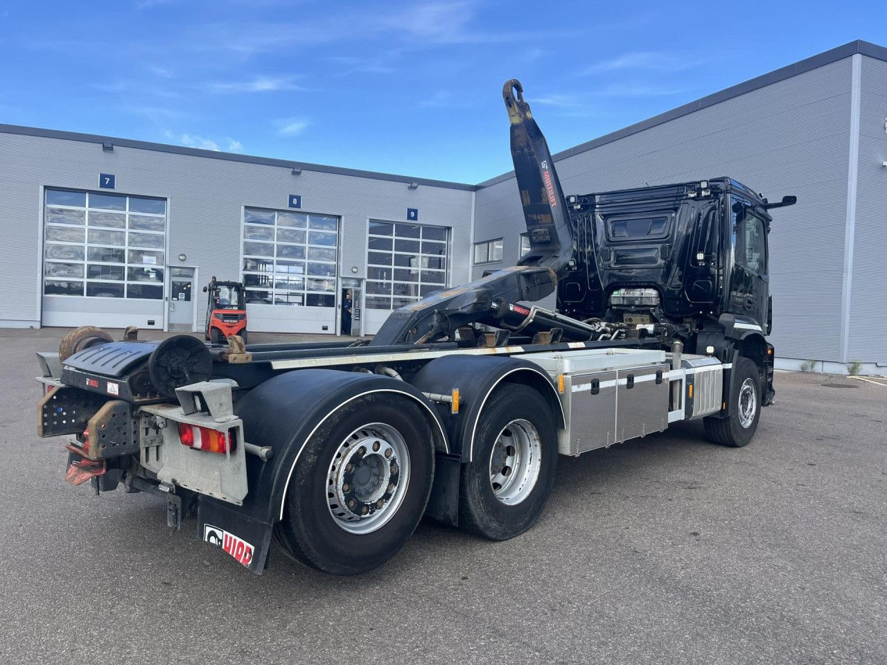 MERCEDES-BENZ Arocs 2543 6x2*4 / 21t Hooklift HIAB ULT21Z56 / 2022 - Camion cu cârlig: Foto 3 MERCEDES-BENZ Arocs 2543 6x2*4 / 21t Hooklift HIAB ULT21Z56 / 2022 - Camion cu cârlig: Foto 3