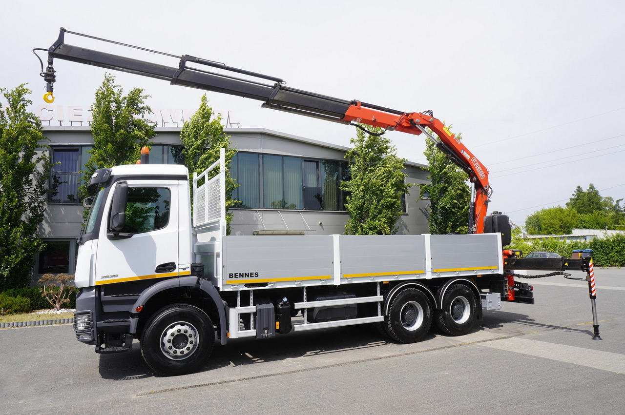 MERCEDES-BENZ Arocs 2633 flatbed truck / Crane FASSI F155A.0.23 / REMOTE CONTROL / 230,000 km - Camion cu macara: Foto 3 MERCEDES-BENZ Arocs 2633 flatbed truck / Crane FASSI F155A.0.23 / REMOTE CONTROL / 230,000 km - Camion cu macara: Foto 3