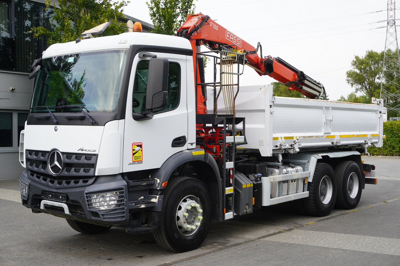 MERCEDES-BENZ Arocs 2636 / 6x4 / HDS Fassi / 3-Way Tipper / Bortmatic - Camion basculantă, Camion cu macara: Foto 4 MERCEDES-BENZ Arocs 2636 / 6x4 / HDS Fassi / 3-Way Tipper / Bortmatic - Camion basculantă, Camion cu macara: Foto 4