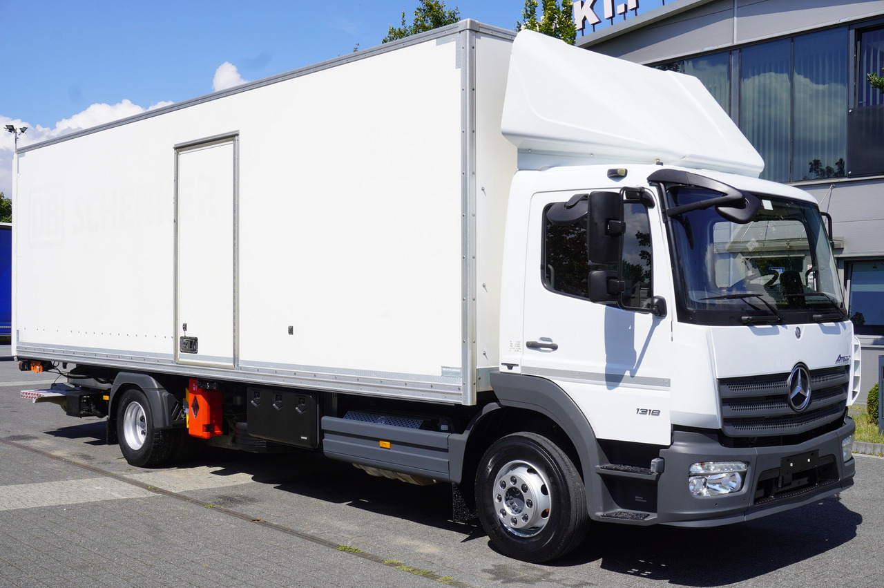 MERCEDES-BENZ Atego 1318 E6 / 20 pallet container / lift / 90 thousand km !!! - Camion furgon: Foto 1 MERCEDES-BENZ Atego 1318 E6 / 20 pallet container / lift / 90 thousand km !!! - Camion furgon: Foto 1