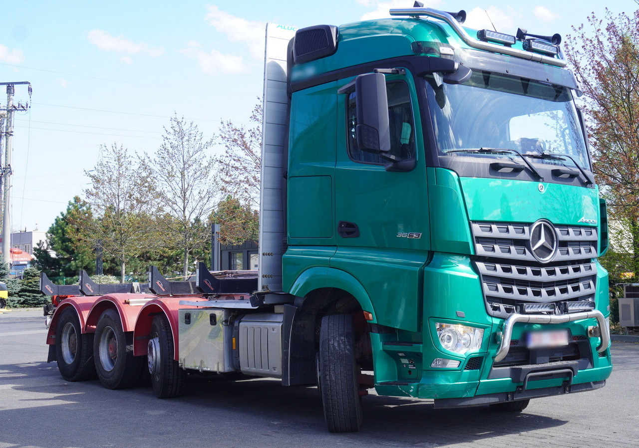 Mercedes-Benz Arocs 3563 8 × 4 / 630 HP / steered axle / Logging superstructure - Camion şasiu: Foto 1 Mercedes-Benz Arocs 3563 8 × 4 / 630 HP / steered axle / Logging superstructure - Camion şasiu: Foto 1