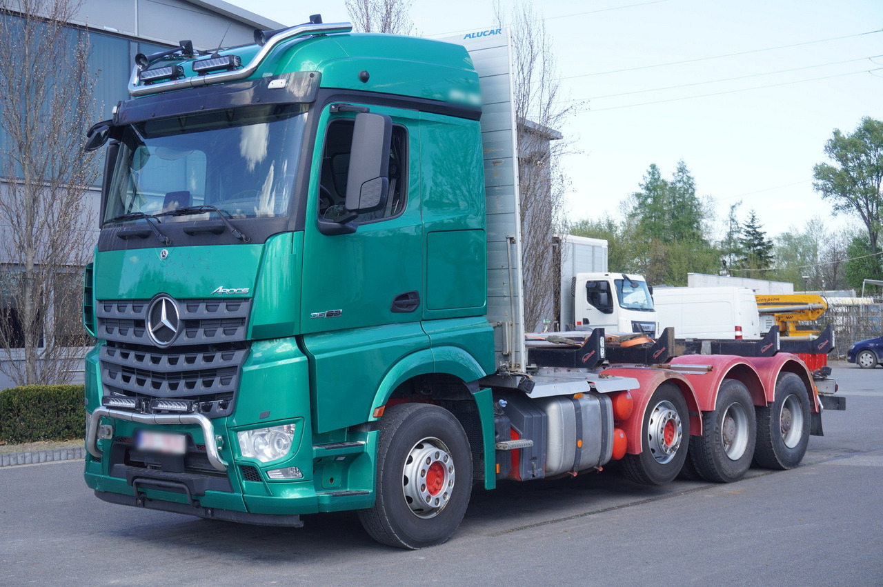 Mercedes-Benz Arocs 3563 8 × 4 / 630 HP / steered axle / Logging superstructure - Camion cu macara: Foto 3 Mercedes-Benz Arocs 3563 8 × 4 / 630 HP / steered axle / Logging superstructure - Camion cu macara: Foto 3