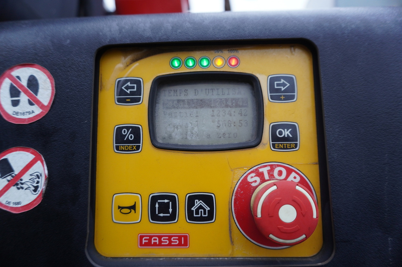 RENAULT C280 DTI 8 / FASSI crane 5.6 T / 560 MTH / range 8 m / Flatbed 15 EPAL - Camion platformă, Camion cu macara: Foto 3 RENAULT C280 DTI 8 / FASSI crane 5.6 T / 560 MTH / range 8 m / Flatbed 15 EPAL - Camion platformă, Camion cu macara: Foto 3