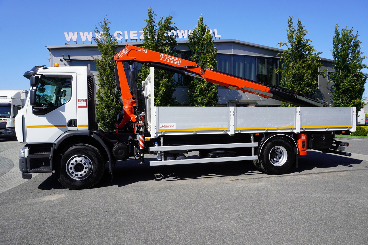 RENAULT C320 P 4x2 / FASSI crane 6.2 T / range 10 m / Flatbed 15 EPAL / 50 tho. km! - Camion cu macara: Foto 2 RENAULT C320 P 4x2 / FASSI crane 6.2 T / range 10 m / Flatbed 15 EPAL / 50 tho. km! - Camion cu macara: Foto 2