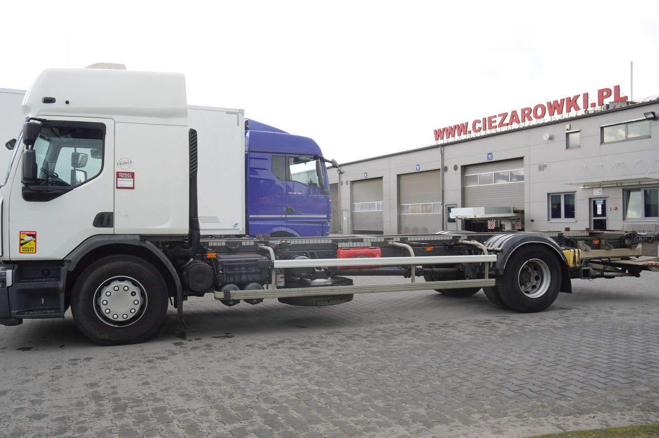 RENAULT D19 Wide Glob / BDF / load capacity 11t / 280 thousand km / tail lift - Camion şasiu: Foto 4 RENAULT D19 Wide Glob / BDF / load capacity 11t / 280 thousand km / tail lift - Camion şasiu: Foto 4