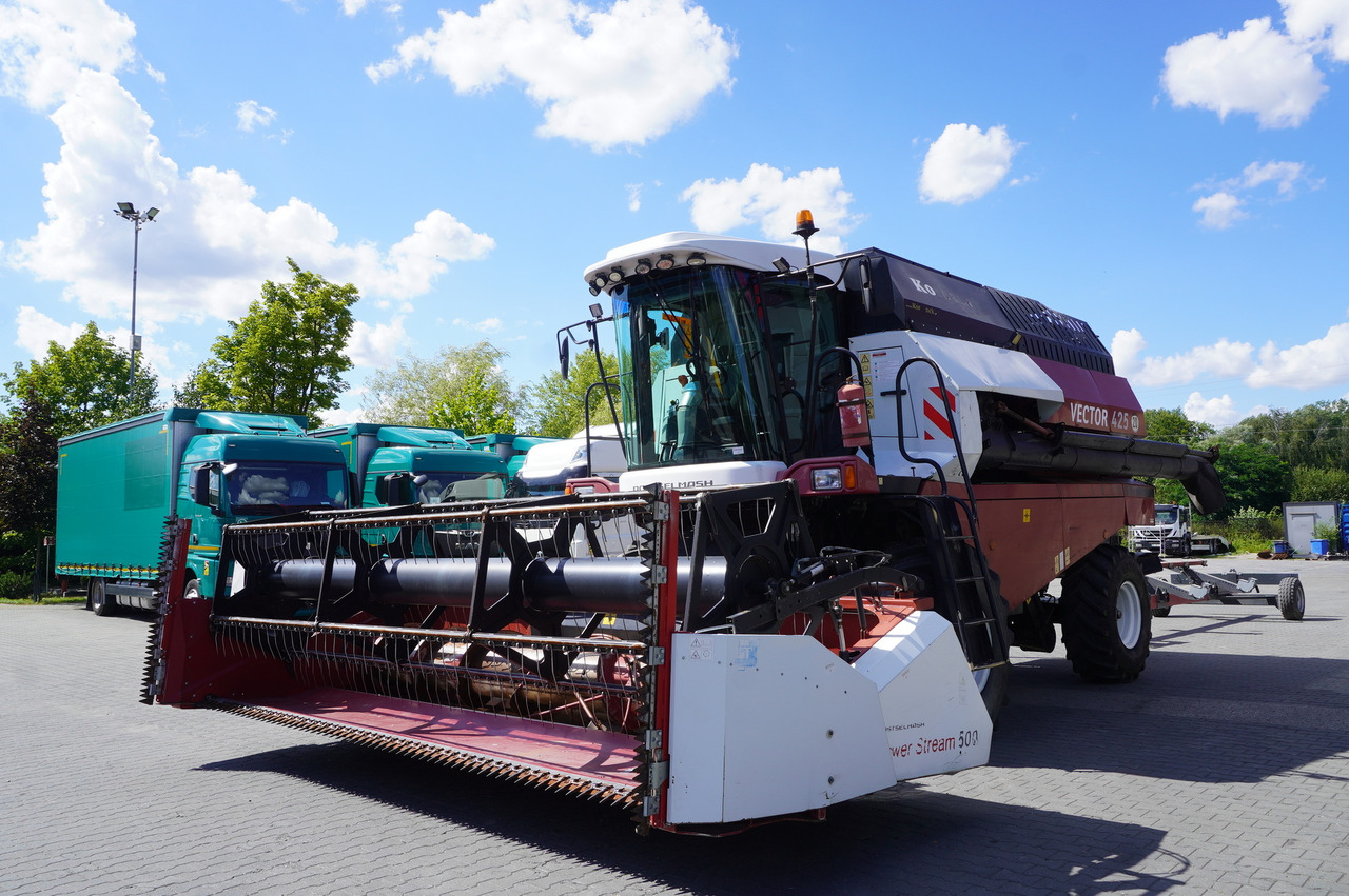 ROSTSELMASH VECTOR 425 RSM-101 grain harvester + Header 5 m + rapeseed harvesting extension / 2300 MTH - Combină de recoltat cereale: Foto 5 ROSTSELMASH VECTOR 425 RSM-101 grain harvester + Header 5 m + rapeseed harvesting extension / 2300 MTH - Combină de recoltat cereale: Foto 5
